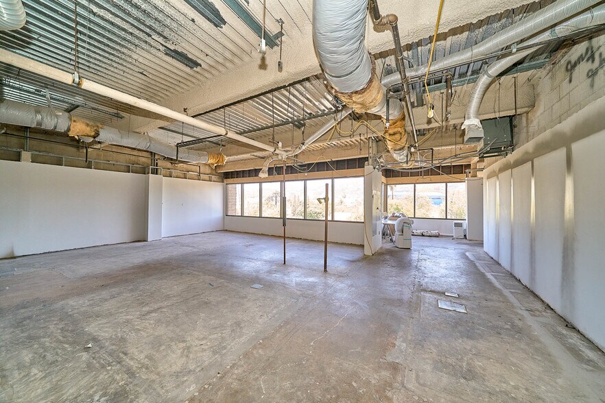 More Photos Of 8737 Beverly Blvd, West Hollywood Medical For Sale