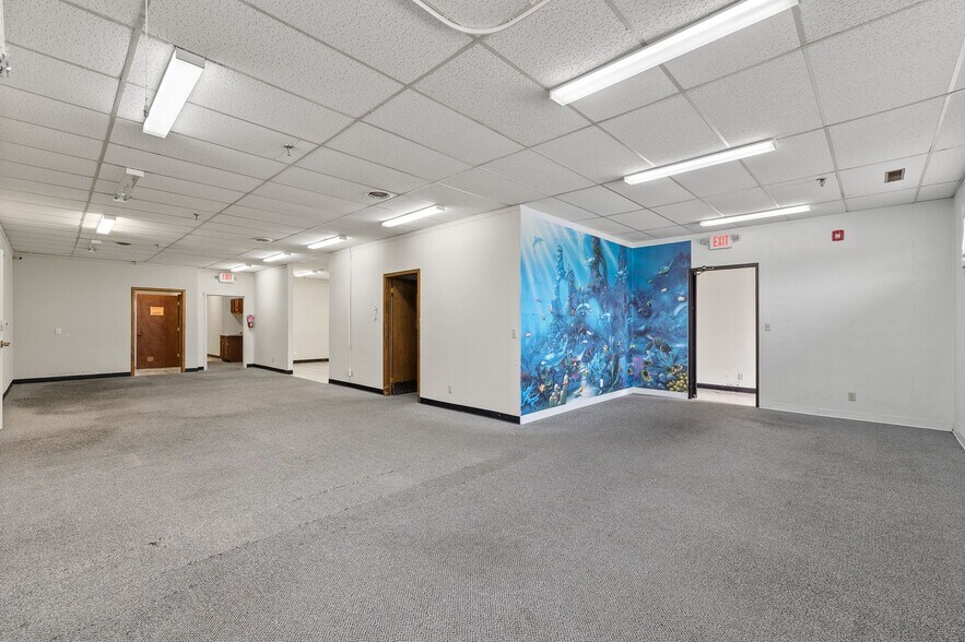 More Photos Of 1075 National Pky, Mansfield Office For Sale