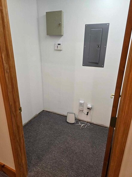 More Photos Of 661 N County Road 25A, Troy Daycare Center For Lease