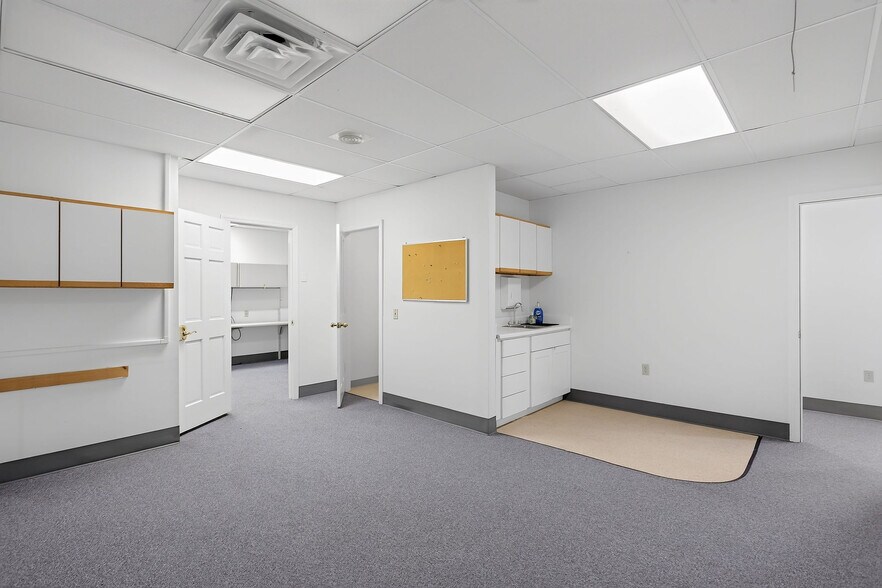 More Photos Of 789 Main St, Great Barrington Medical For Sale