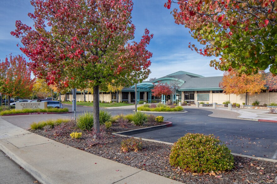 More Photos Of 1561 Creekside Dr, Folsom Medical For Lease