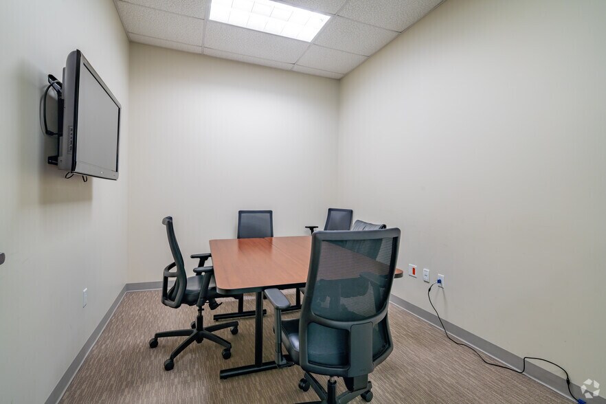 More Photos Of 10000 Rogers Run, San Antonio Office For Sale