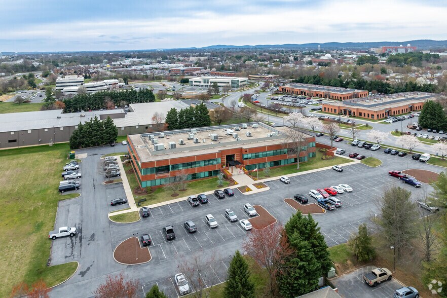 More Photos Of 92 Thomas Johnson Dr, Frederick Office For Lease