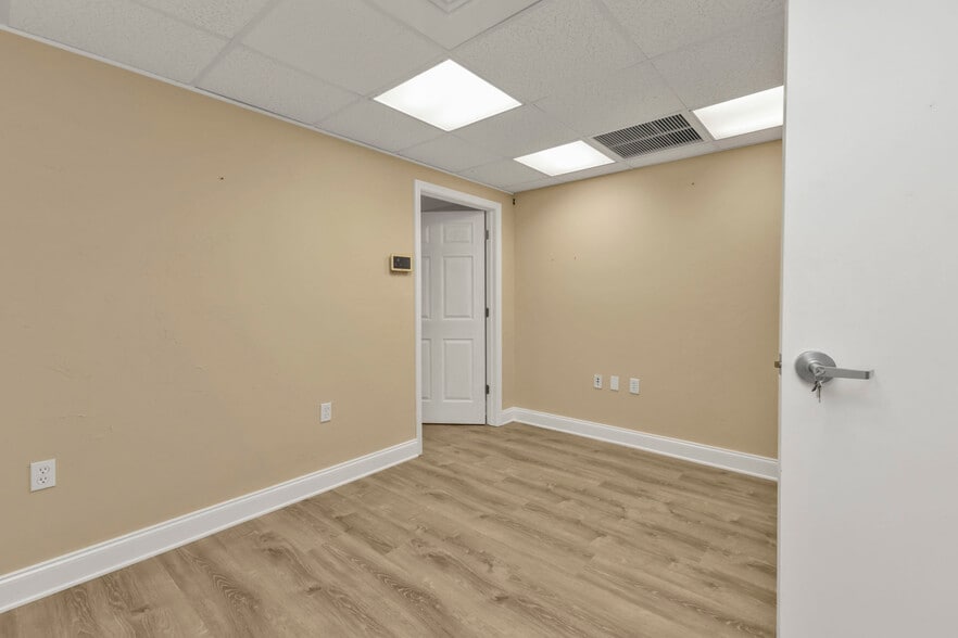 More Photos Of 128 W Charlotte Ave, Punta Gorda Office Residential For Sale