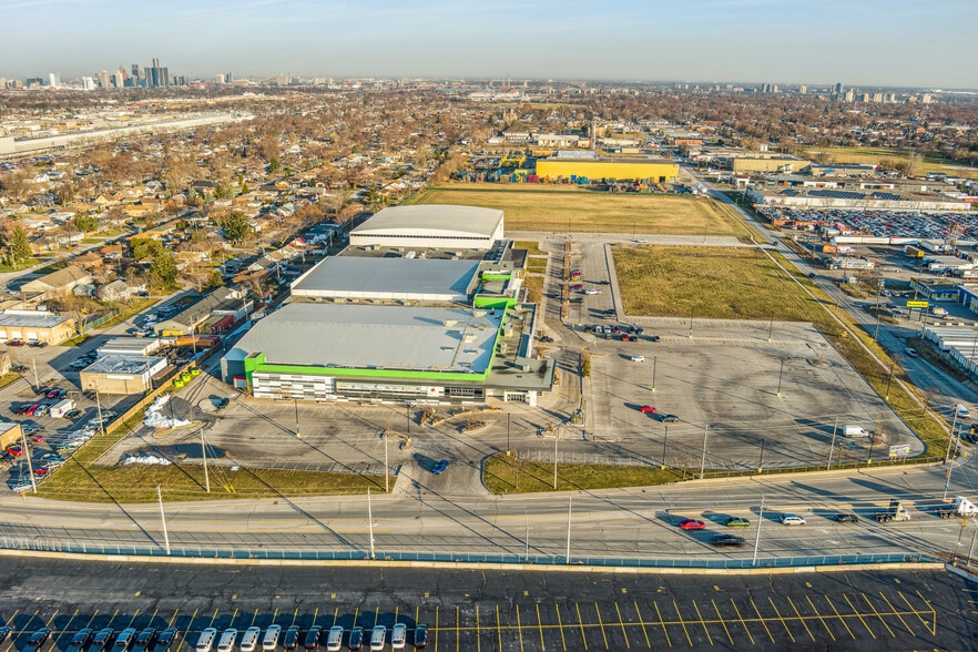 More Photos Of 3400 Grand Marais Rd E, Windsor Sports And Entertainment For Sale