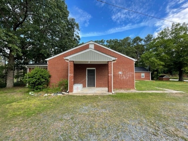 More Photos Of 109 Burney Rd, Seagrove Religious Facility For Lease