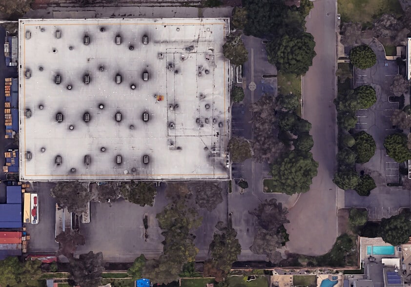 More Photos Of 16205 Distribution Way, Cerritos Manufacturing For Sale