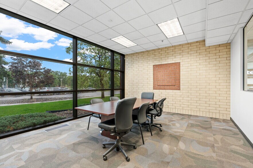 More Photos Of 2905 Lexington Ave S, Eagan Flex For Sale