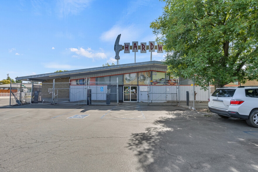 Primary Photo Of 5303 Freeport Blvd, Sacramento Storefront For Lease