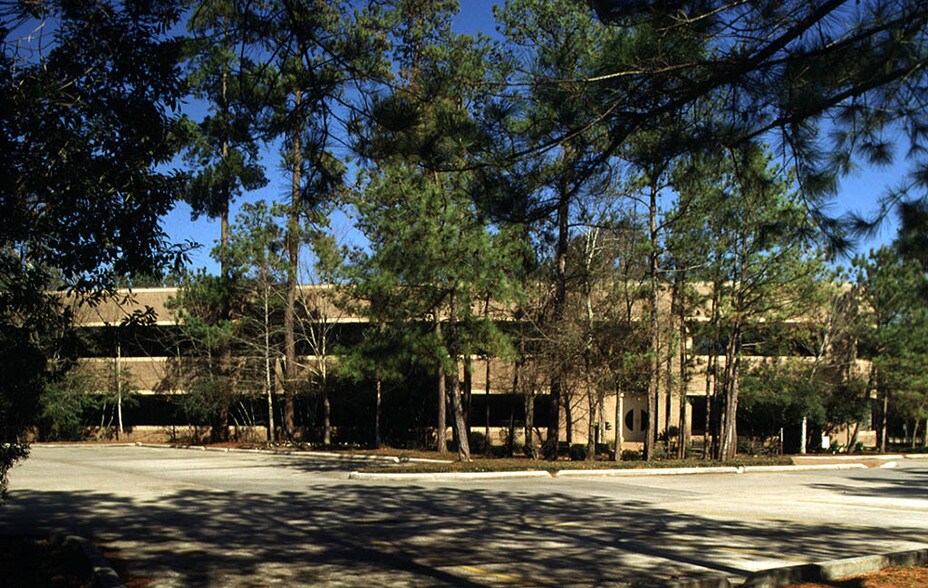 More Photos Of 10655 Six Pines Dr, The Woodlands Medical For Lease