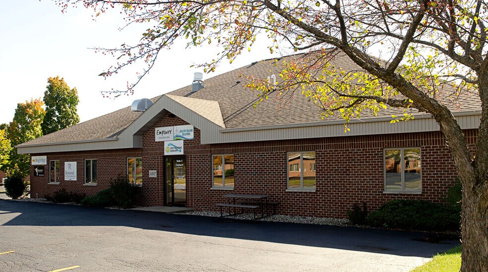 More Photos Of 5793 W Grande Market Dr, Appleton Unknown For Lease