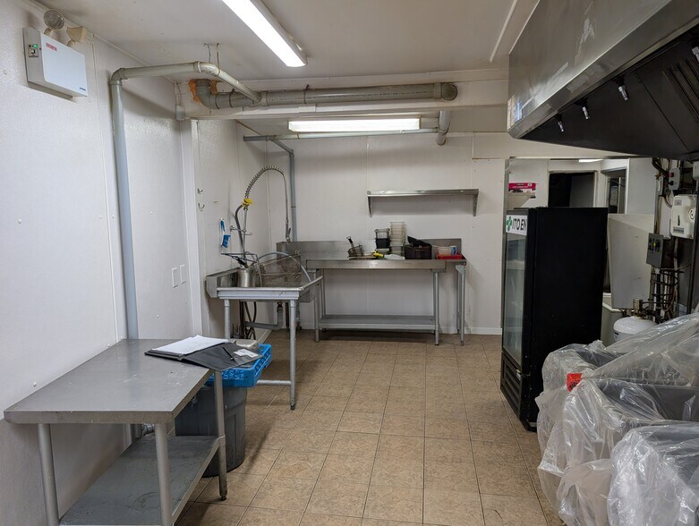 More Photos Of 2300 Wharncliffe Rd S, London Restaurant For Sale
