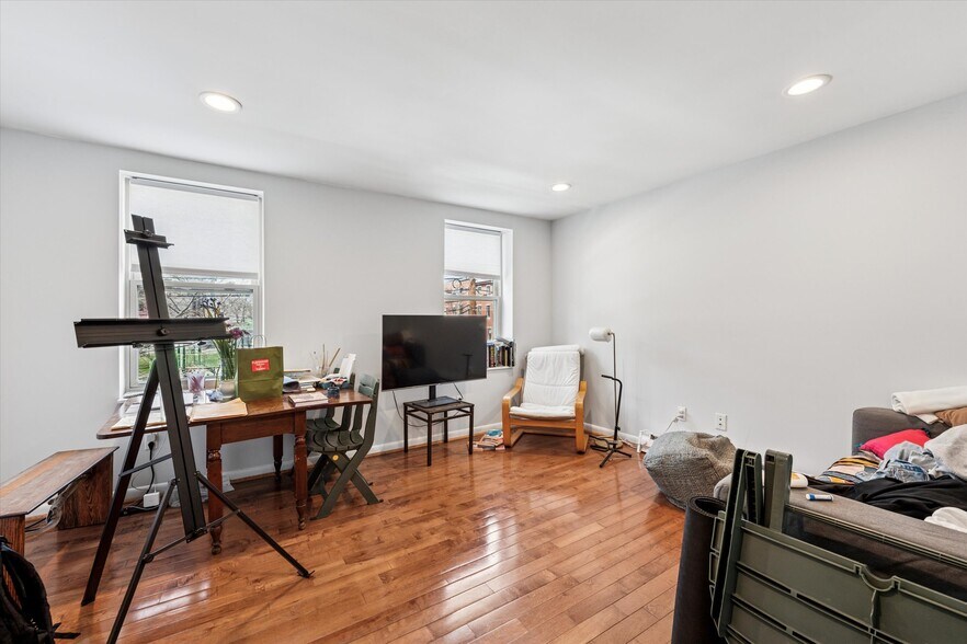 More Photos Of 903 S 13th St, Philadelphia Multifamily For Sale