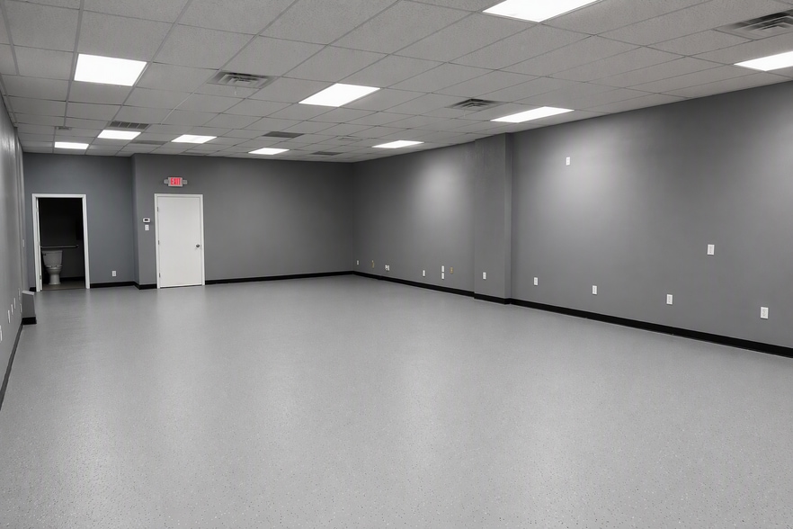 More Photos Of 2734 W Kingsley Rd, Garland Light Distribution For Lease