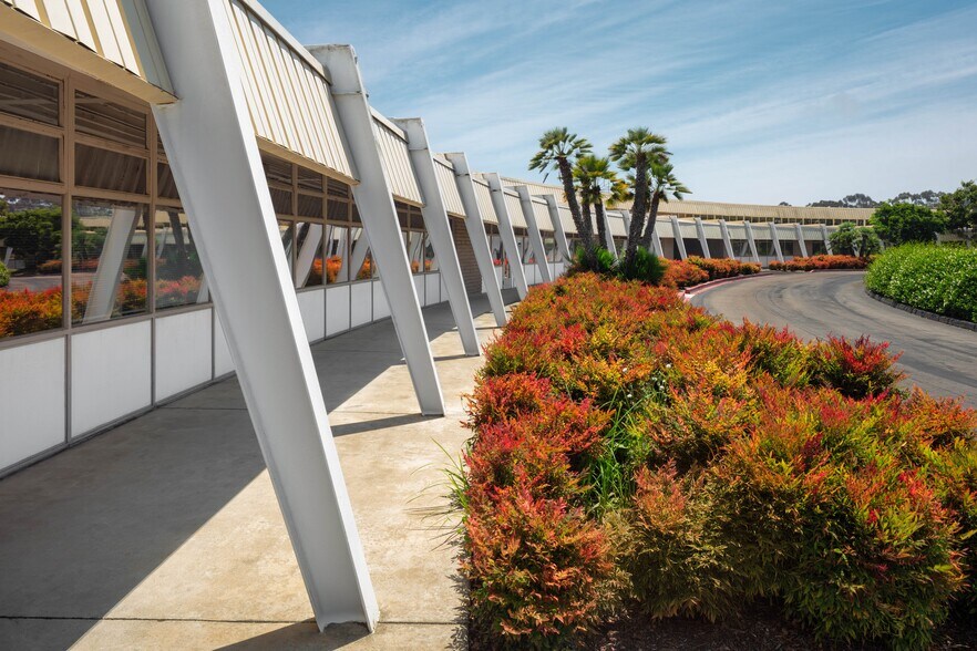 More Photos Of 3550 General Atomics Ct, San Diego Research And Development For Lease