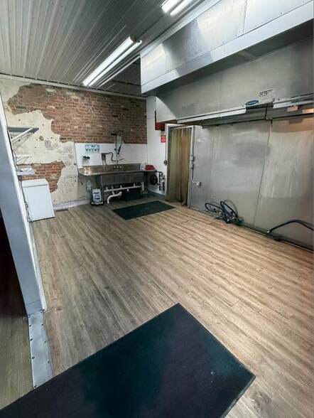 More Photos Of 1000 Tinsman Ave, Trenton Freestanding For Sale