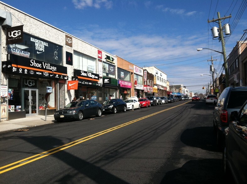 Primary Photo Of 4532 162nd St, Flushing Warehouse For Lease