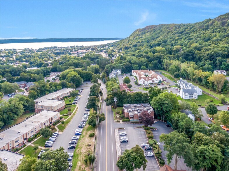 More Photos Of 171 Ramapo Rd, Garnerville Office For Lease