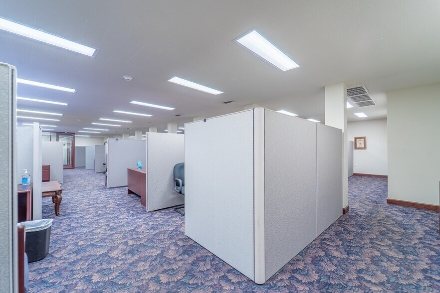 More Photos Of 9 Stewart St, Franklin Office For Sale