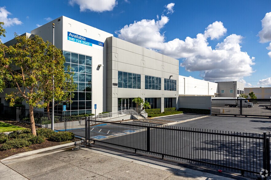 More Photos Of 1170-1180 N Anaheim Blvd, Anaheim Distribution For Lease
