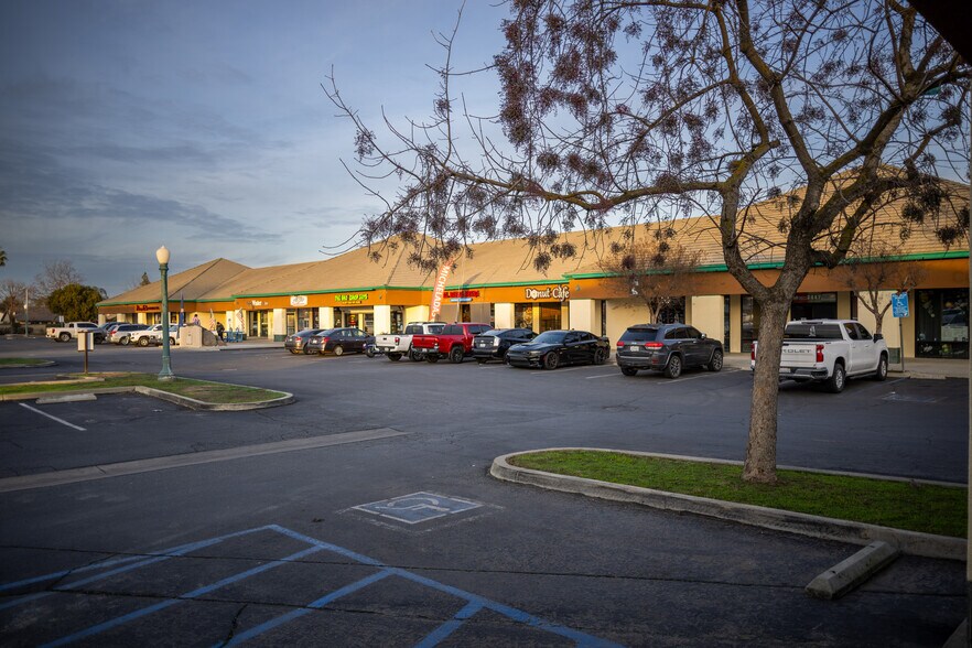 More Photos Of , Hanford General Retail For Sale