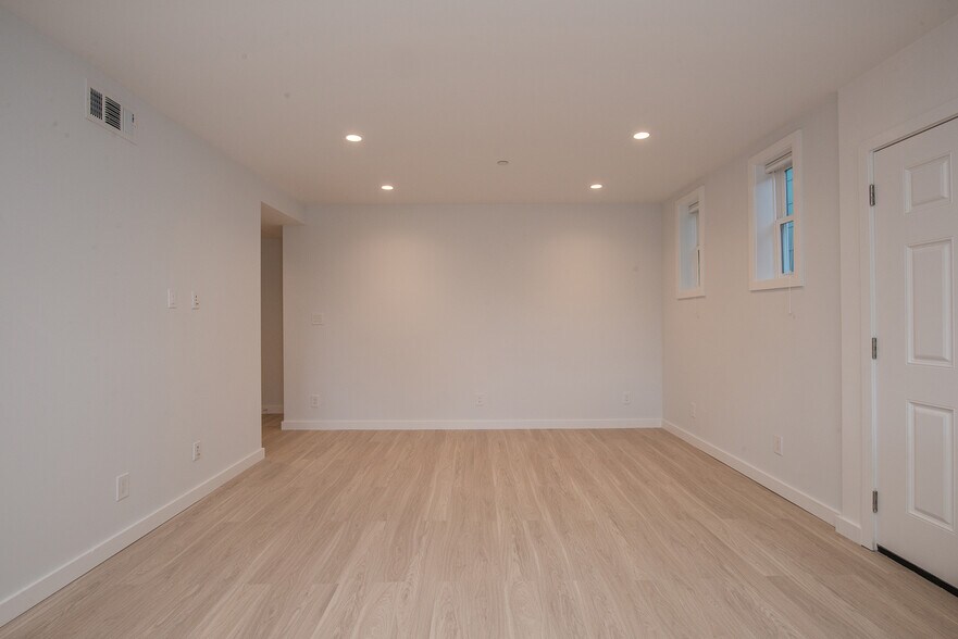 More Photos Of 184 Valley St, San Francisco Apartments For Sale