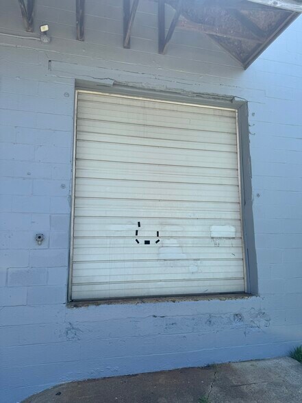 More Photos Of 410 8th St, Gloucester City Light Distribution For Sale