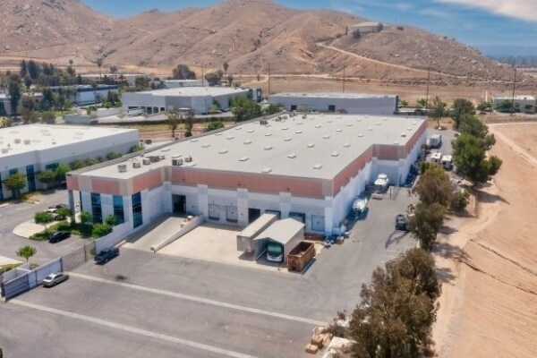 More Photos Of 940 Columbia Ave, Riverside Warehouse For Lease