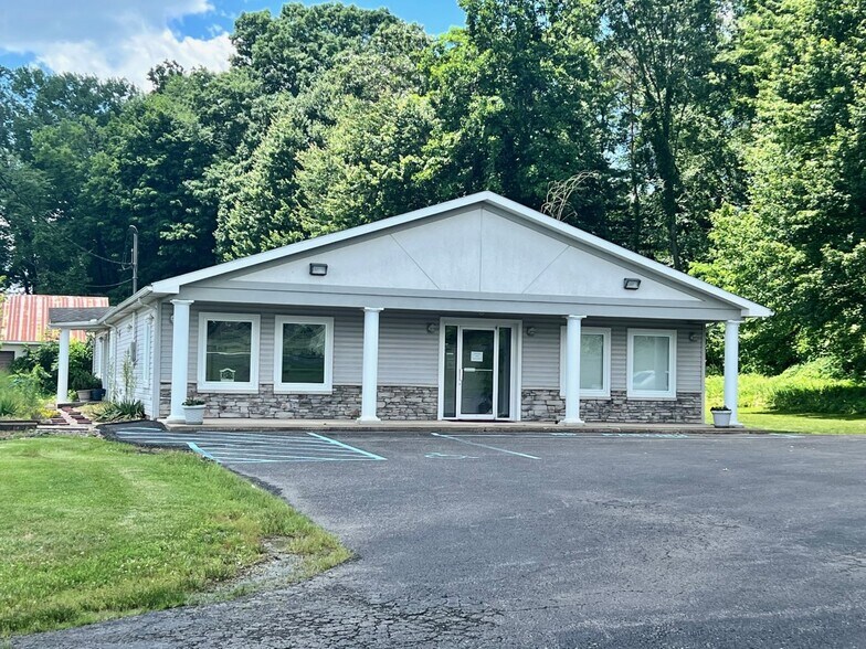 More Photos Of 1980 Pa-54 Hwy, Montgomery Office For Sale