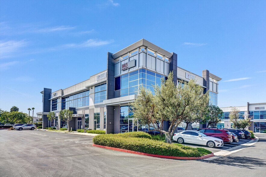 More Photos Of 863-885 N Douglas St, El Segundo Office For Sale