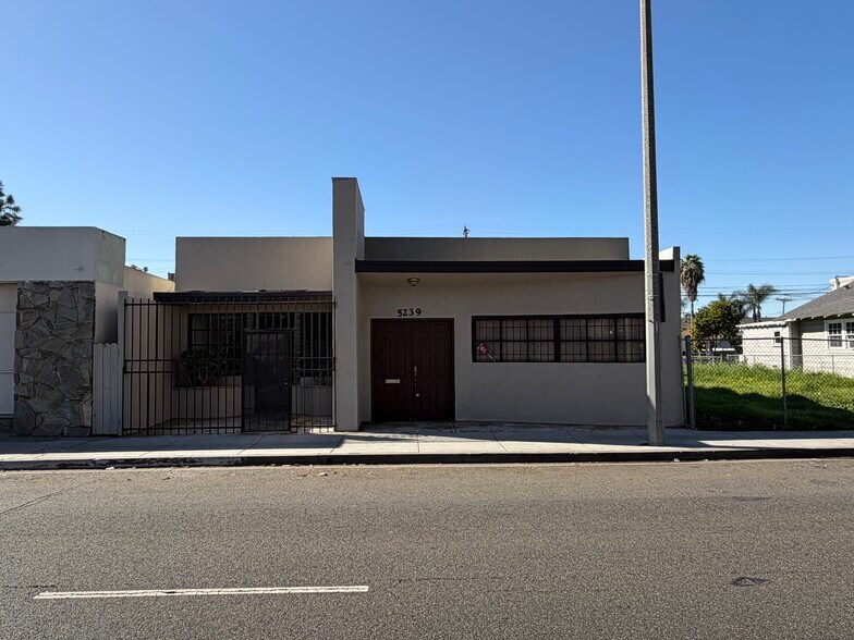 More Photos Of 5239 Atlantic Ave, Long Beach Freestanding For Sale