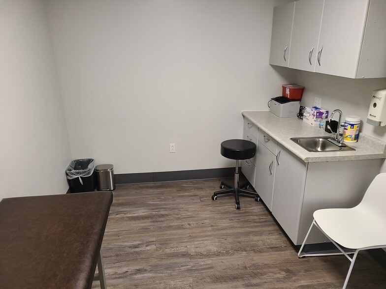 More Photos Of 131 N 5th St, Reading Office Residential For Lease