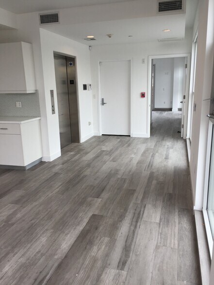 More Photos Of 600 S La Brea Ave, Los Angeles Storefront Retail Residential For Sale