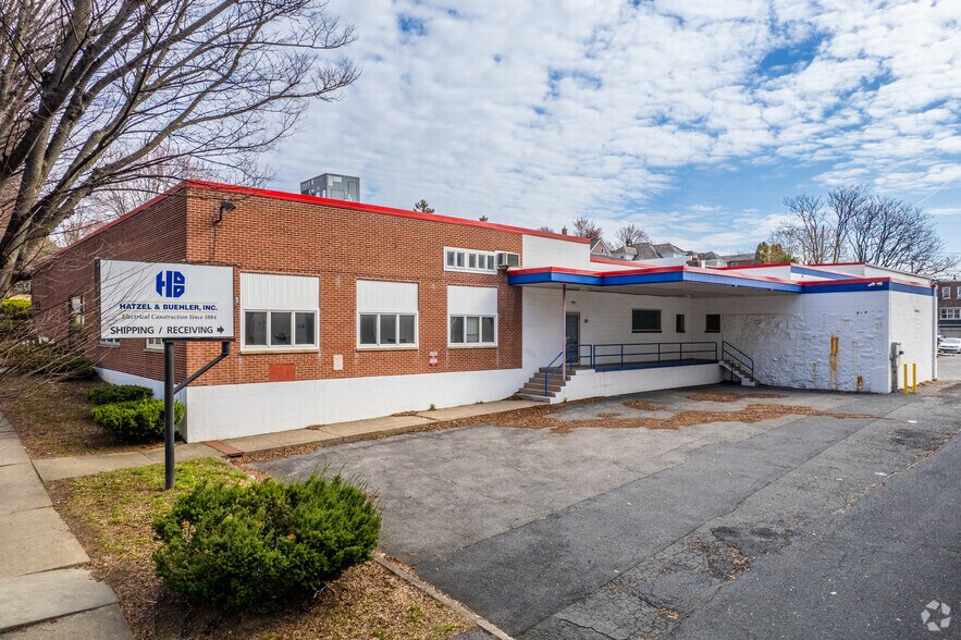 Primary Photo Of 826 Monocacy St, Bethlehem Showroom For Lease