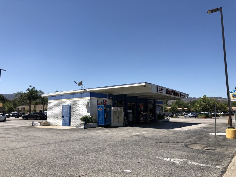Primary Photo Of 23718 Lyons Ave, Santa Clarita Land For Lease