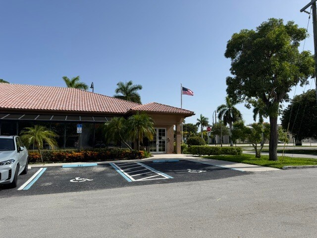 More Photos Of 321 E Hillsboro Blvd, Deerfield Beach Office For Sale