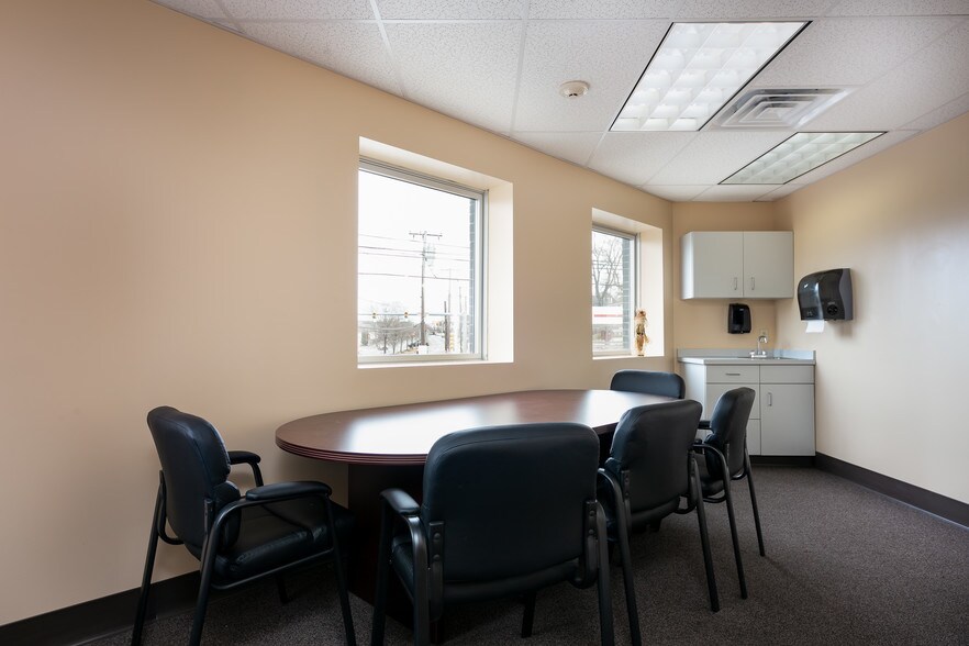 More Photos Of 1195 N Main St, Providence Medical For Lease