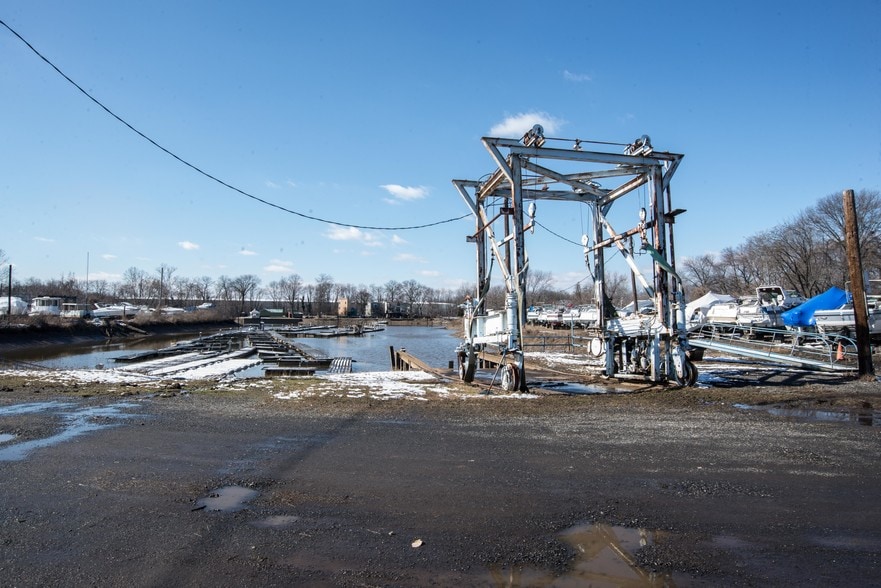 More Photos Of 400 Main Ave, Croydon Marina For Sale