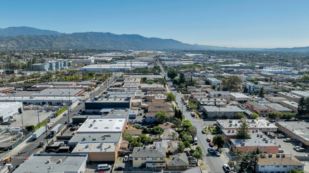 More Photos Of 11853 Hart St, North Hollywood Multifamily For Sale