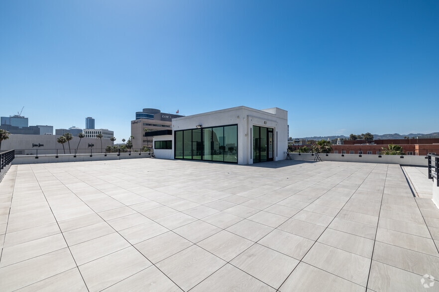 More Photos Of 360 N Bedford Dr, Beverly Hills Medical For Lease