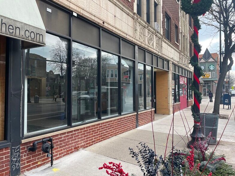 More Photos Of 4601-4609 N Lincoln Ave, Chicago Multifamily For Sale