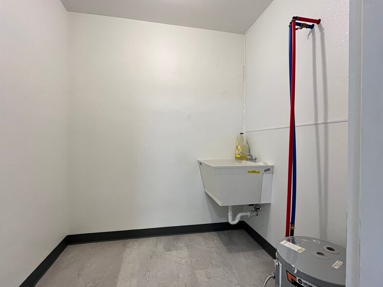 More Photos Of 2300-2306 S Jane St, Pittsburgh Unknown For Lease