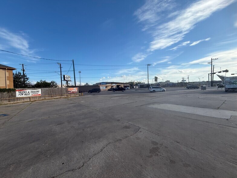 More Photos Of 2214 Leopard St, Corpus Christi Freestanding For Sale