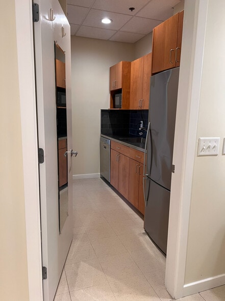 More Photos Of 978-1004 Main St, Branford Apartments For Lease