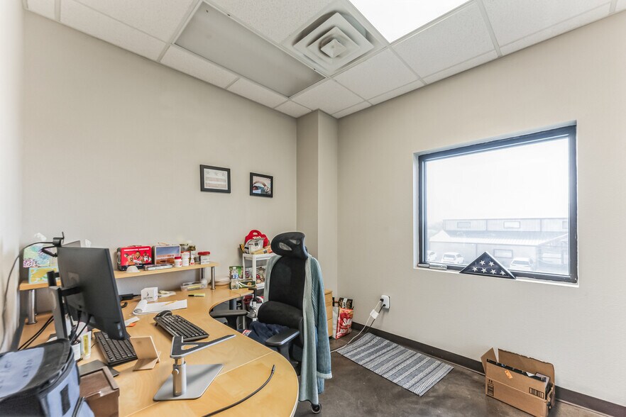 More Photos Of 2701 Hartlee Field Rd, Denton Office Residential For Sale