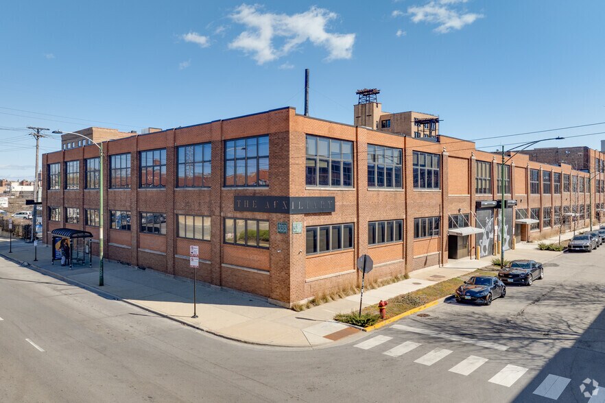 More Photos Of 1550-1556 W Carroll, Chicago Loft Creative Space For Lease