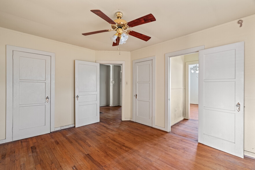 More Photos Of 902 Court St, Waynesboro Flex For Sale