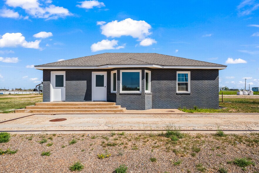 More Photos Of 1809 114 Hwy, Levelland Industrial For Lease