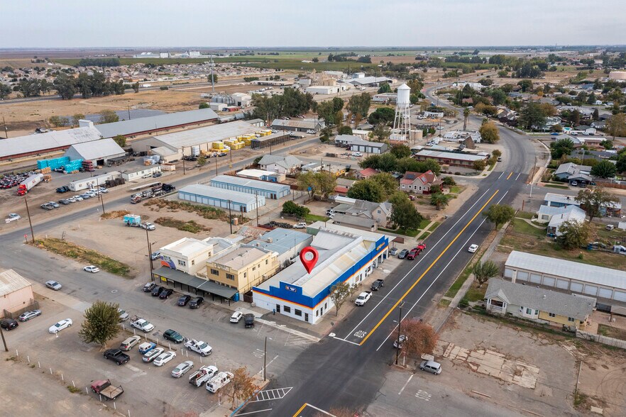 More Photos Of 609 N 7th St, Williams Auto Repair For Sale