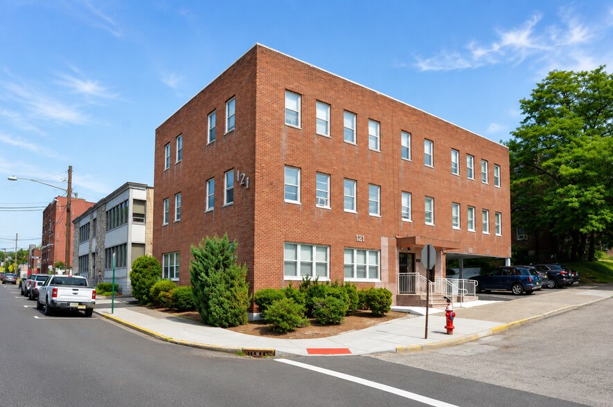 More Photos Of 121 Cedar Ln, Teaneck Medical For Sale